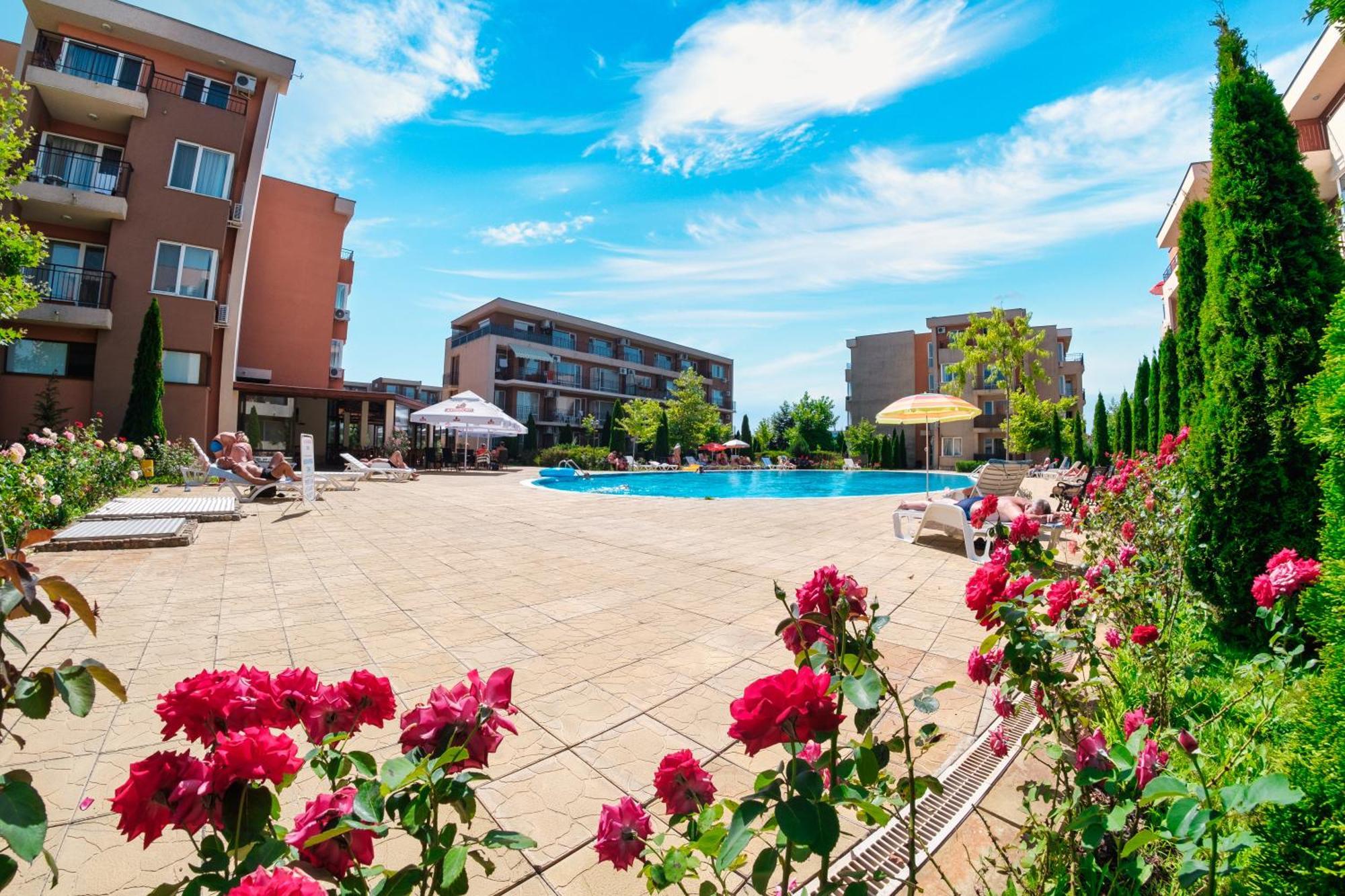 Nessebar Club Апартаменти *